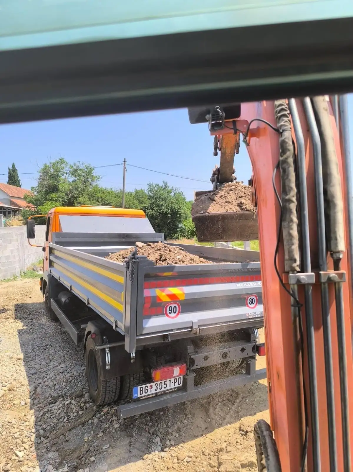 Odvoženje viška zemlje